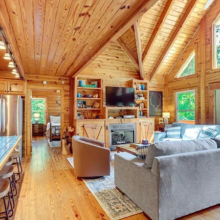 Owls Nest Pet-Friendly Cabin With Private Hot Tub